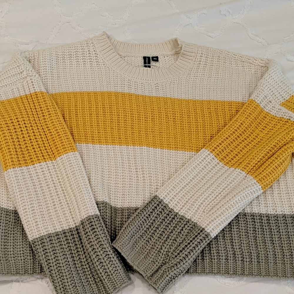 Stripped sweater size xs - Picture 2 of 3